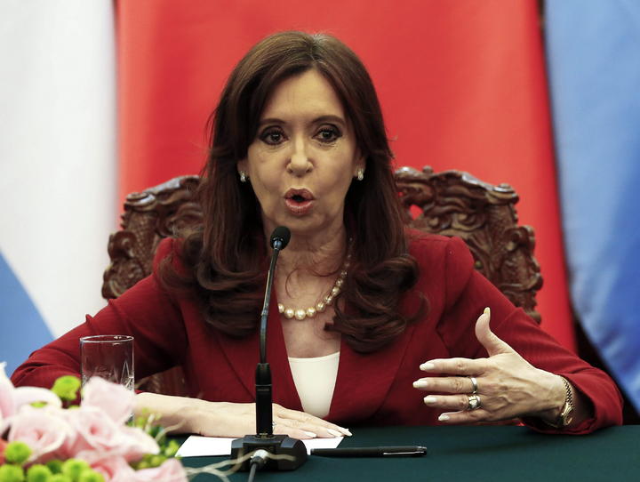 El fiscal se basa en las acusaciones realizadas por el fallecido procurador Alberto Nisman en la demanda presentada cuatro días antes de su muerte. (ARCHIVO)