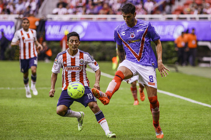 En un partido digno de dos equipos que luchan por evitar el descenso, Guadalajara se conformó con el empate 0-0 ante Veracruz. (Jam Media)