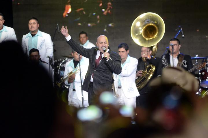 El cantante de música regional había grabado canciones de José Alfredo Jiménez, y ésta vez lo volvió a hacer con 'Esta noche'.