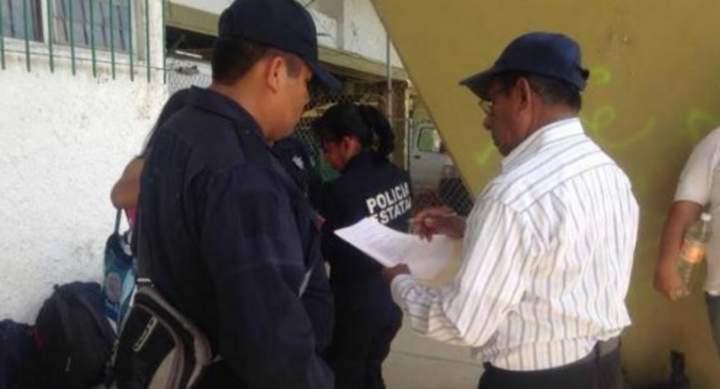 Tras vencer el plazo que les dio a policías para dejar su protesta, el Gobierno de Oaxaca anunció que iniciará proceso para darlos de baja.