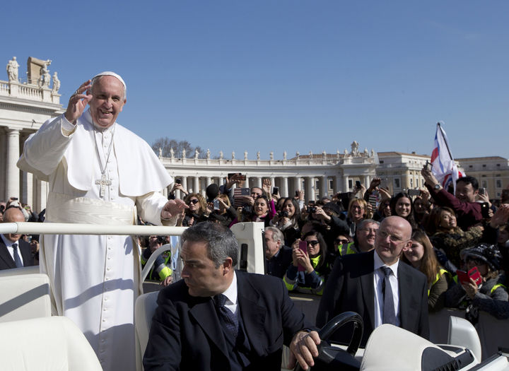 Abierta. El Vaticano recibió ayer a un grupo de católicos homosexuales. (AP)