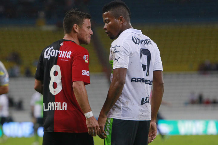 Santos y Atlas libran una batalla para separarse en la clasificación del Clausura 2015, con el antecedente de las diferencias entre sus respectivos técnicos. (Archivo)
