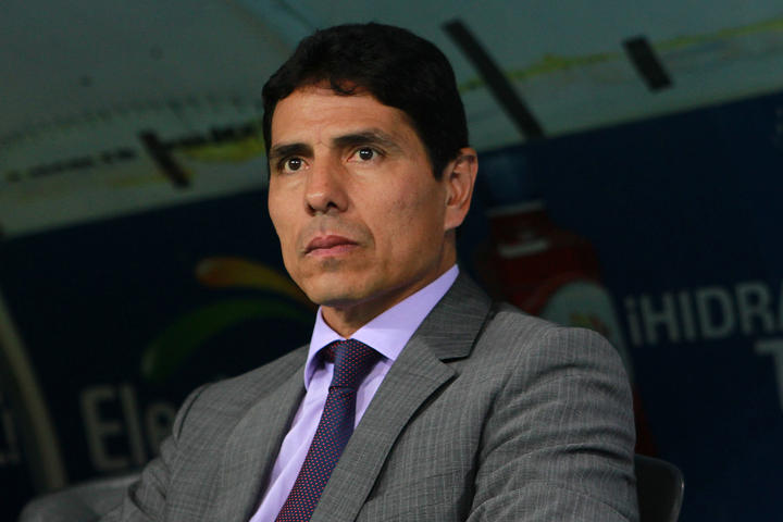 Alfonso Sosa tiene todo nuestro respaldo y esperemos salir adelante con él, dijo el vicepresidente deportivo del club, Alberto Castellanos. (Archivo)