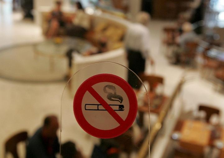 El sector está a favor de que haya espacios libres de humo de tabaco en los establecimientos de toda la República mexicana. (ARCHIVO)