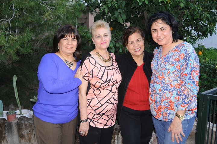 Pilar, Chonita, Luzma y Lily.