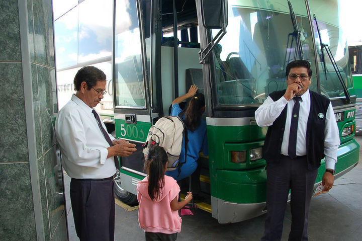 Les afecta. Transportistas con presencia en la Central de Autobuses consideran que es una competencia 'desleal'. 