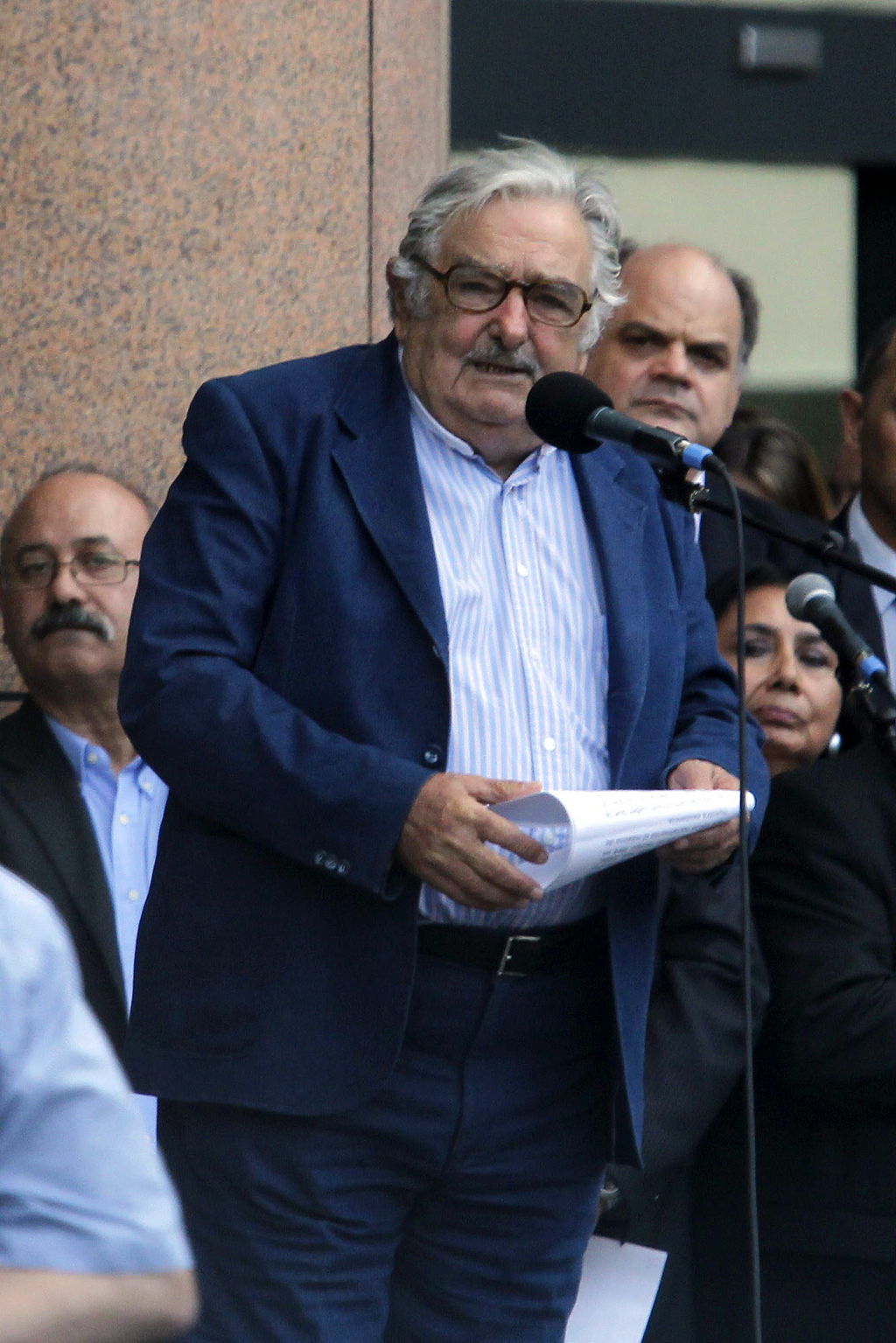 Adiós. José Mujica cierra su mandato presidencial en Uruguay respaldado por la sociedad.