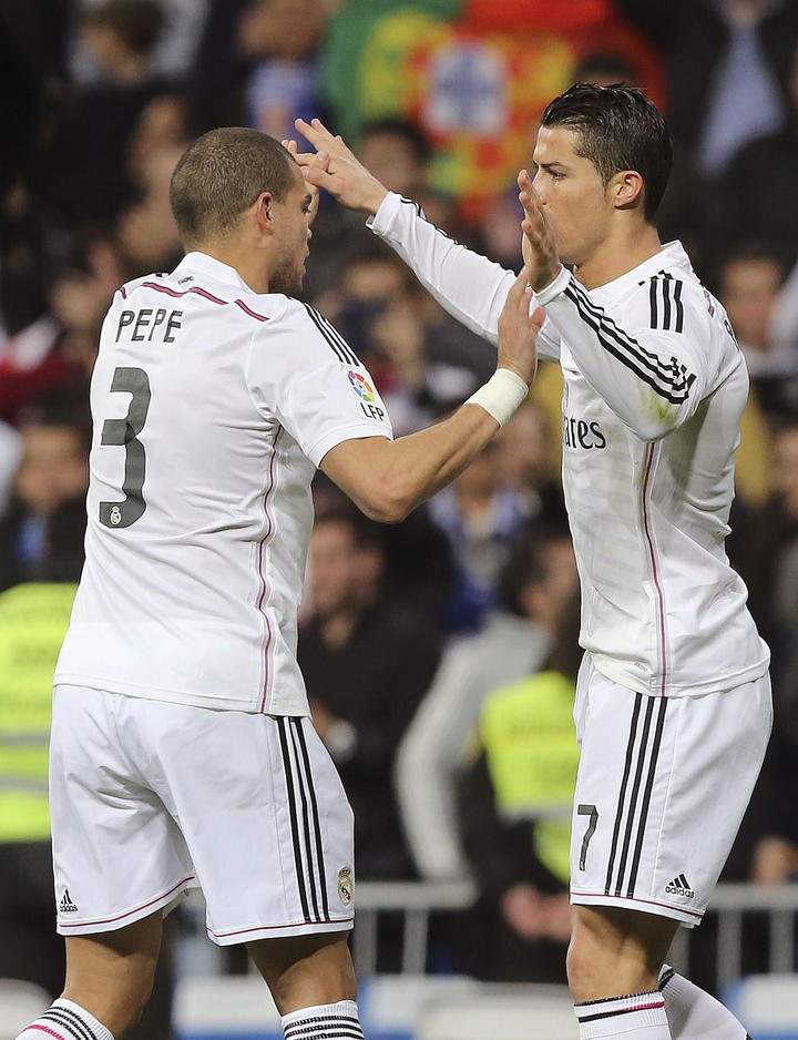Pepe recuperó la titularidad en la zaga tras semanas de ausentarse por una fuerte lesión. (EFE)