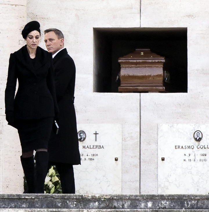 Escenas. Los actores Mónica Bellucci y Daniel Craig durante el rodaje del filme en Roma.