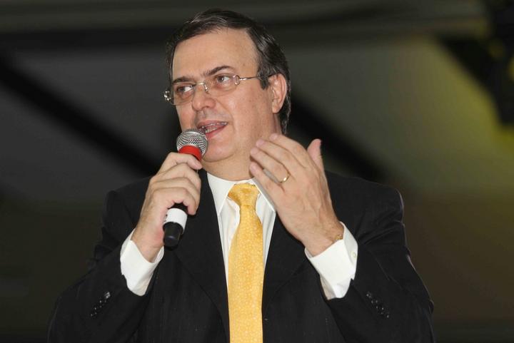 Ebrard Casaubón renunció al PRD el sábado pasado y decidió registrarse como candidato plurinominal por Movimiento Ciudadano. (Archivo)