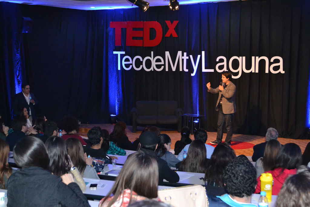 Charlas. Con éxito, ayer se llevó a cabo el primer TEDx TecdeMtyLaguna, organizado por alumnos del ITESM.