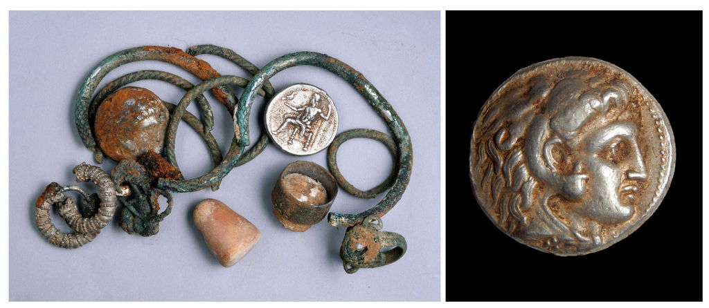 Tesoro. Arquólogos encontraron monedas de planta con la efigie de Alejandro Magno. (EFE)