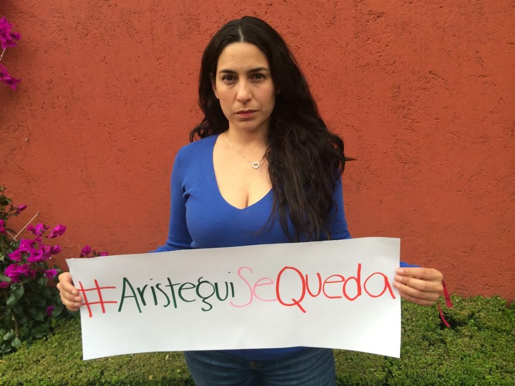 Alza la voz. La actriz Tiaré Scanda, reconocida por apoyar causas injustas, mostró en una fotografía su solidaridad a Aristegui.
