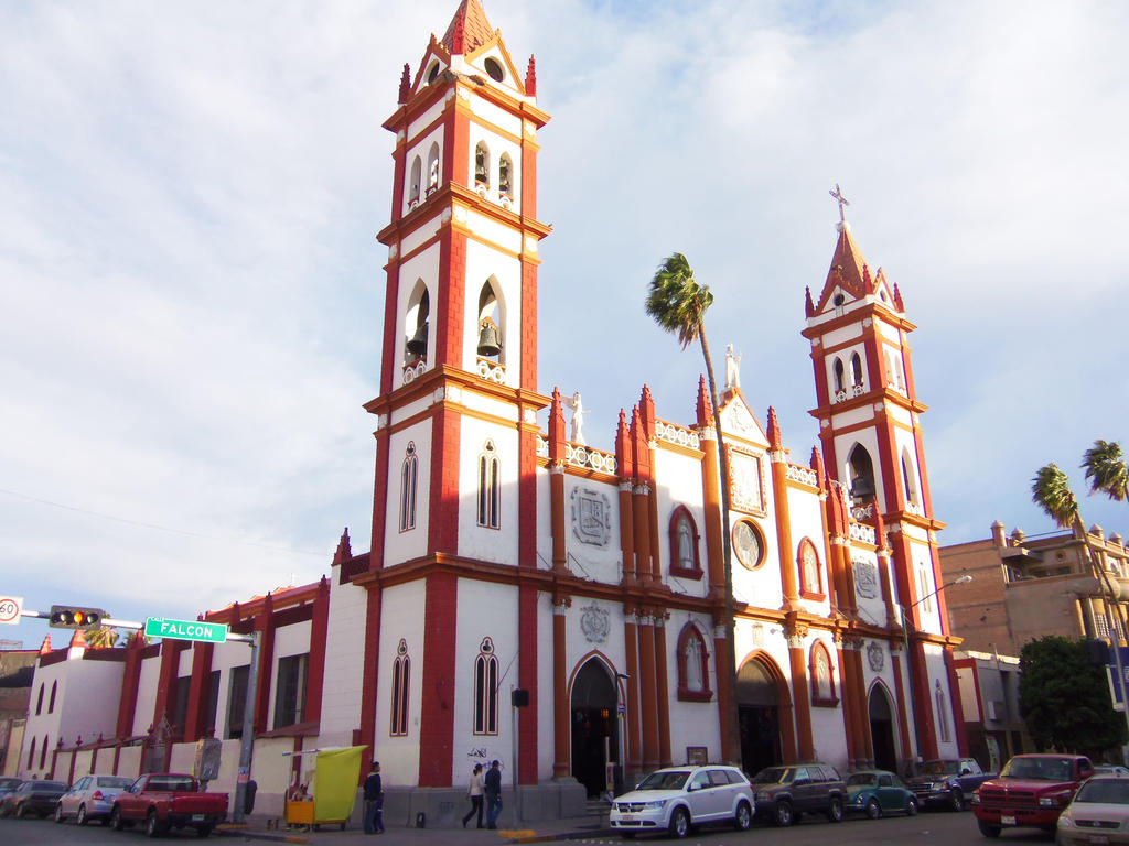 Al medio día de este miércoles se pretende que todas las campanas de las iglesias de Saltillo, incluso de todo Coahuila, repliquen al mismo tiempo en protesta a la iniciativa. (ARCHIVO)