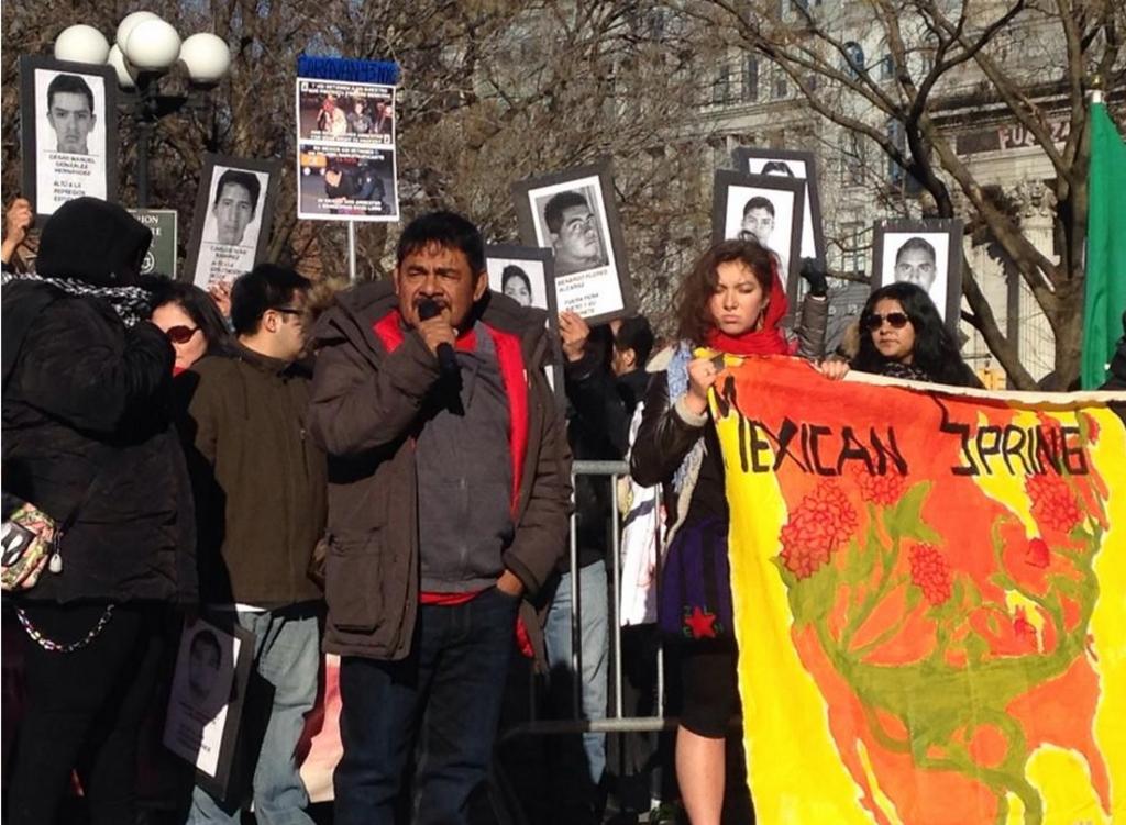El motivo de nuestra visita a este país es informar a la comunidad del mundo que el caso Ayotzinapa, no se puede cerrar hasta que no haya una respuesta real y científica, destacó el portavoz de la 'Caravana 43', Felipe de la Cruz. (Twitter)