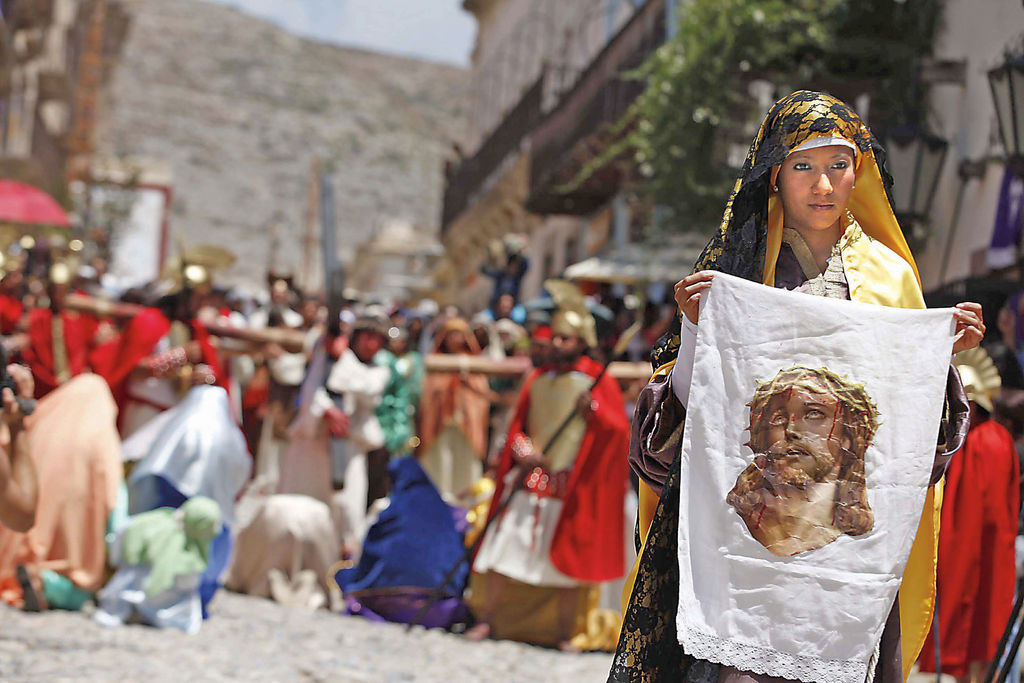 En Semana Santa, los pobladores realizan el famoso Viacrucis Viviente.
