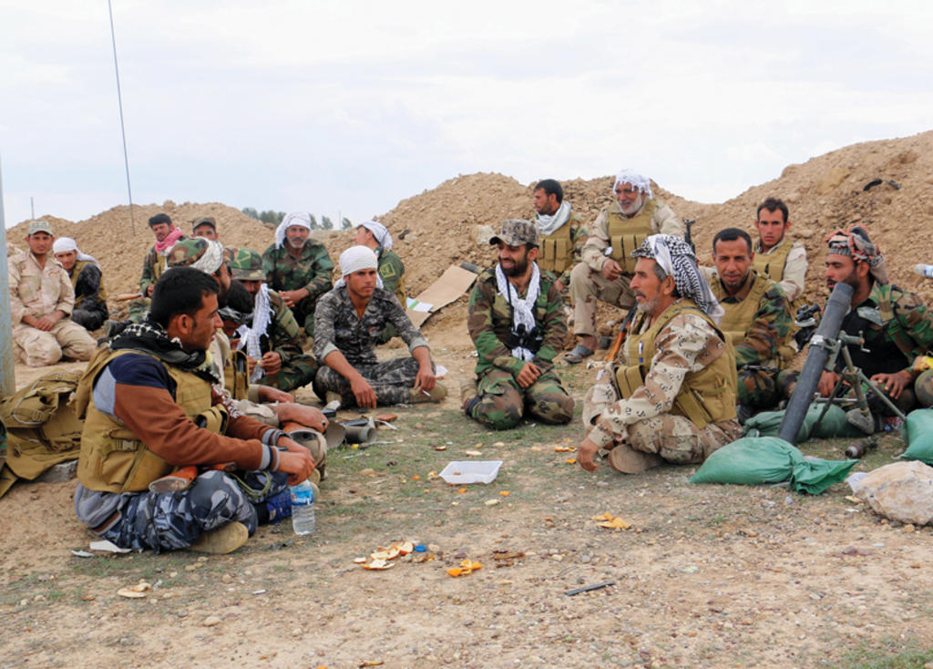 Milicias chiitas apoyados por Irán y tribus sunitas se han unido a las fuerzas armadas iraquíes en una gran operación para retomar Tikrit del grupo Estado Islámico, mientras que la coalición estadounidense se ha mantenido al margen, 2015.