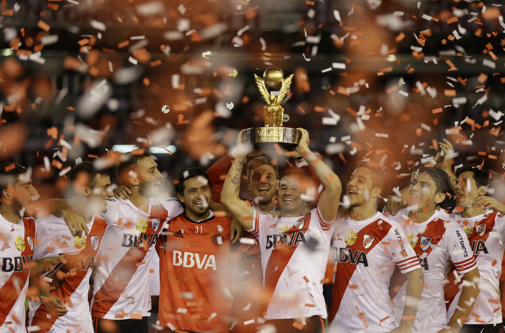 River Plate se llevó la Supercopa Euroamericana ante Sevilla. Rompen récord en carrera 5 y 10 K