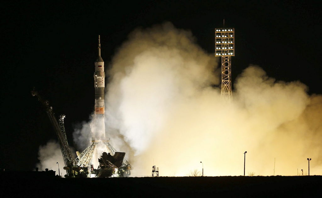 Despegue. Momentos en que la nave espacial Soyuz despegó para transportar a astronautas.