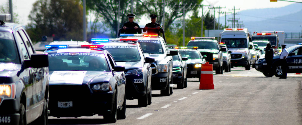 Evento. Del exterior de la Secretaría de Seguridad Pública del Estado salieron algunos de los vehículos de emergencia que participarán en el Operativo de Semana Santa 2015.