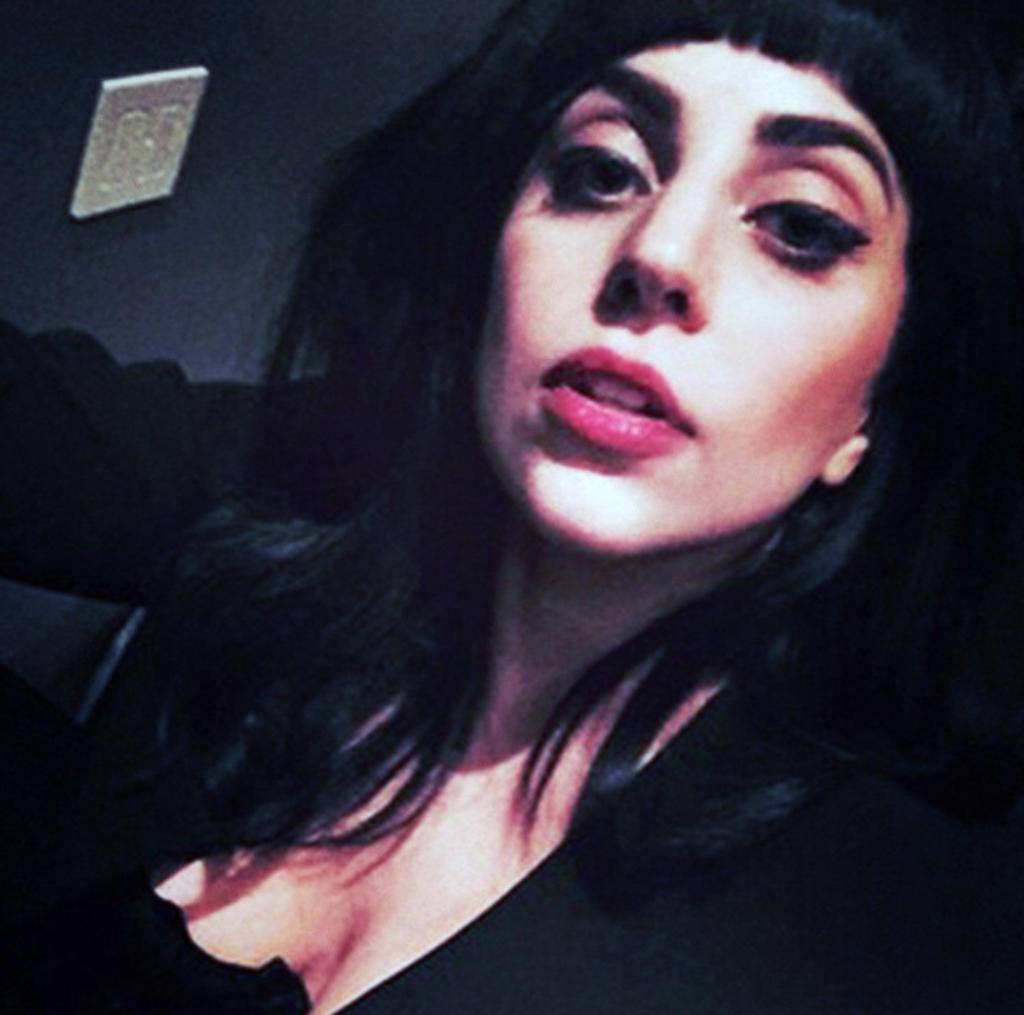 Gaga difundió una fotografía suya en la que agradece las muestras de afecto y señala que ama a sus 'monstruos' con todo su corazón. (INSTAGRAM)