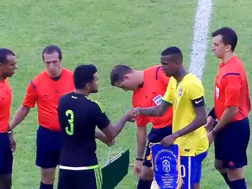 Los jóvenes del “Tricolor”, dirigidos por Raúl Gutiérrez, jugaron un partido que estuvo muy disputado. (TWITTER)