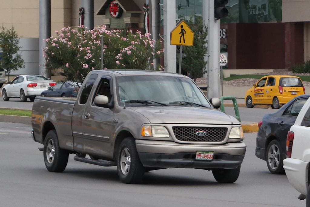 Condición. Se estima que en Coahuila circulen alrededor de 100 mil autos extranjeros.