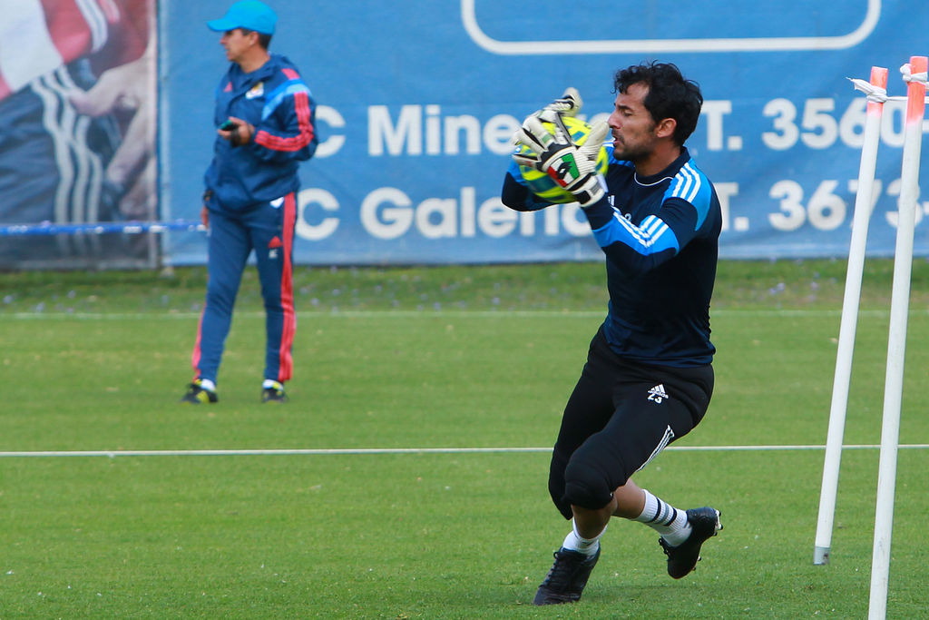 Ernesto Michel del Chivas, durante el entrenamiento. (Jam Media)