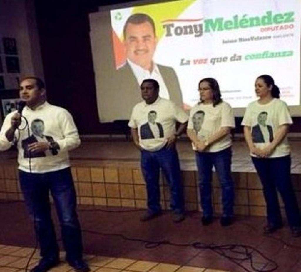 El priísta Antonio 'Tony' Meléndez, voz del Conjunto Primavera, se presentó en EU el fin de semana; personal de staff asegura que el aspirante a diputado regresará esta semana 