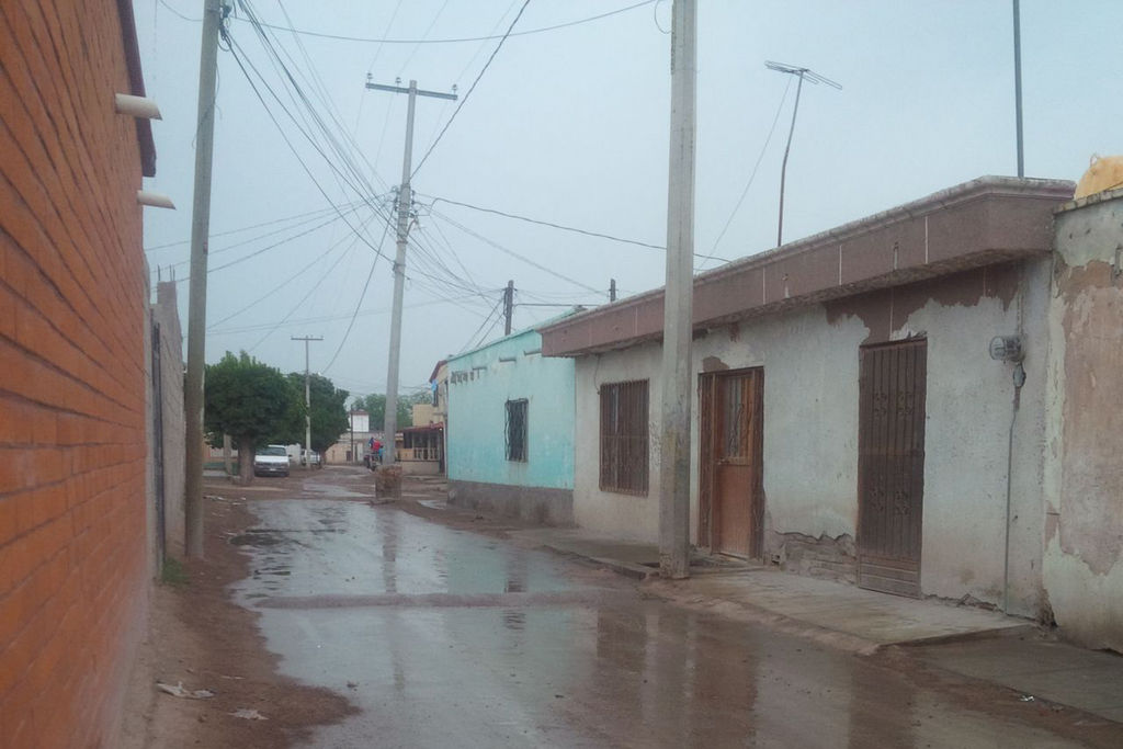 Más lluvias. Durante el fin de semana se siguieron presentando precipitaciones pluviales en diferentes sectores de Gómez Palacio. (EL SIGLO DE TORREÓN)