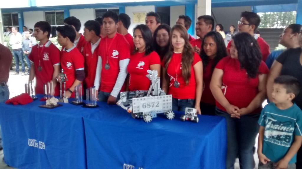 Alumnos del equipo de robótica del Cbtis 159 de Gómez Palacio, viajaran el próximo domingo a Santa Louis Missouri en Estados Unidos para participar en una competencia internacional.