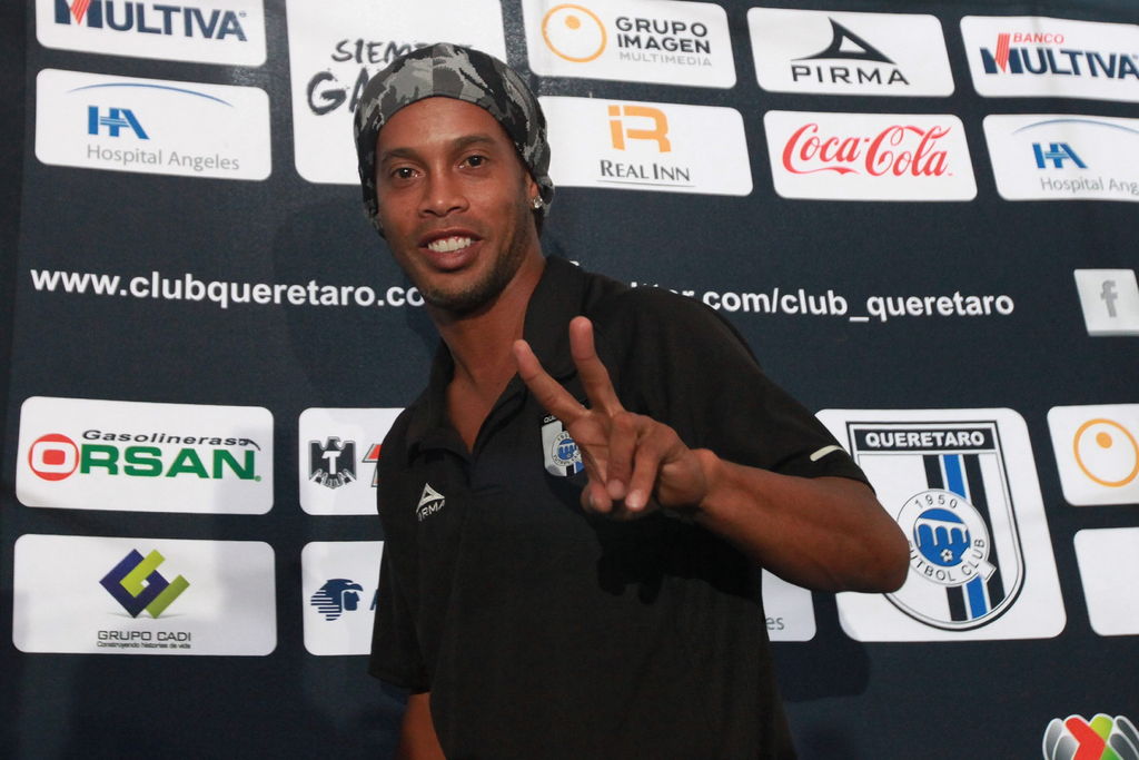Ronaldinho lleva tres pases para gol en el Clausura 2015, aún no anota gol en el torneo. (EFE)