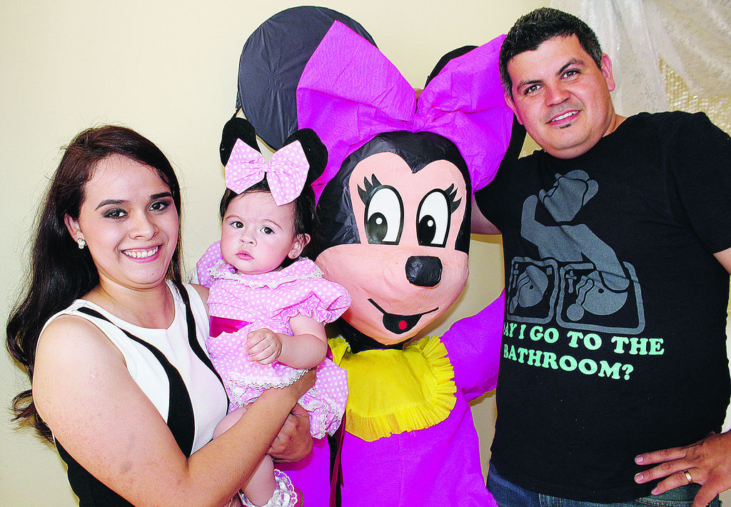   Alejandra Suárez y Jorge Olivas celebraron a su pequeña hija, Ximena Olivas Suárez, por su cumpleaños.
