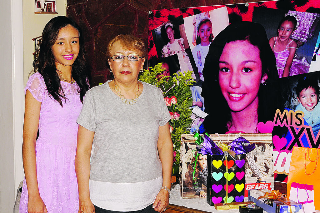   Luisa Fernanda con su abuelita, Helen Bonilla, en su festejo de cumpleaños.
