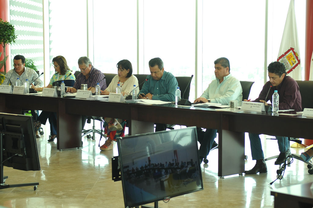  Aprueban. En Sesión de Cabildo se aprobó la creación del Centro Municipal de Negocios y la Unidad de Mejora Regulatoria. (RAMÓN SOTOMAYOR)
