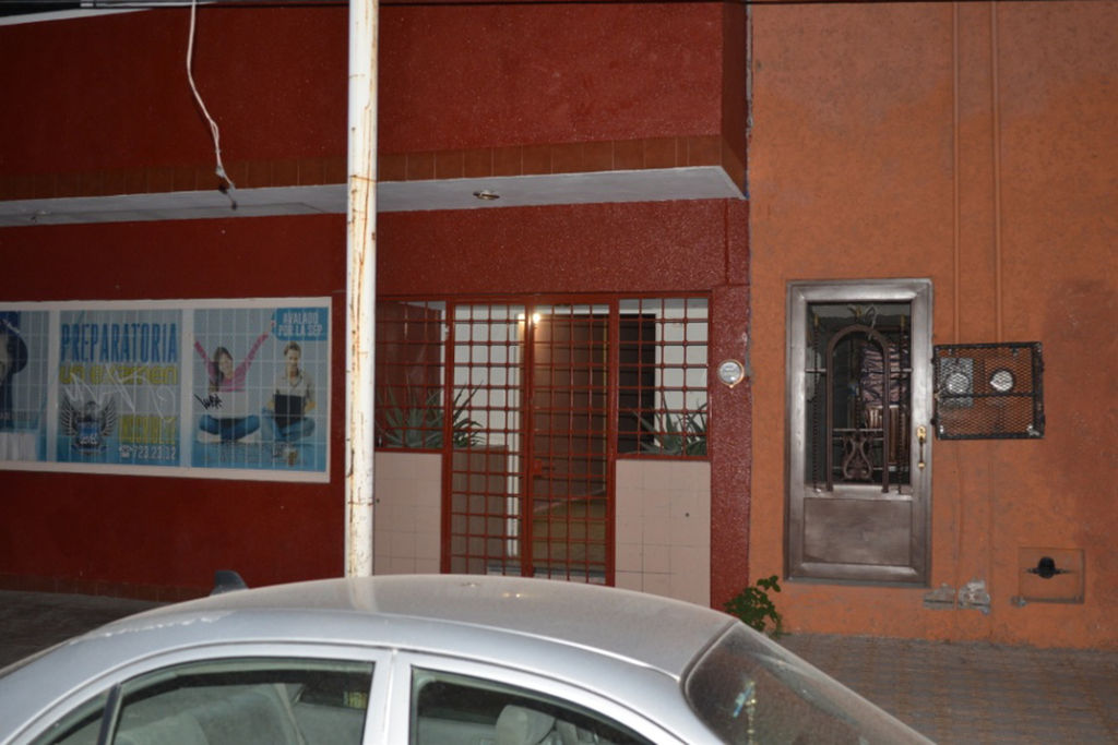 Clausura. En operativo clausuran bar de Gómez Palacio, encontraron cartuchos hábiles y dos menores ingiriendo alcohol. (Cortesía)