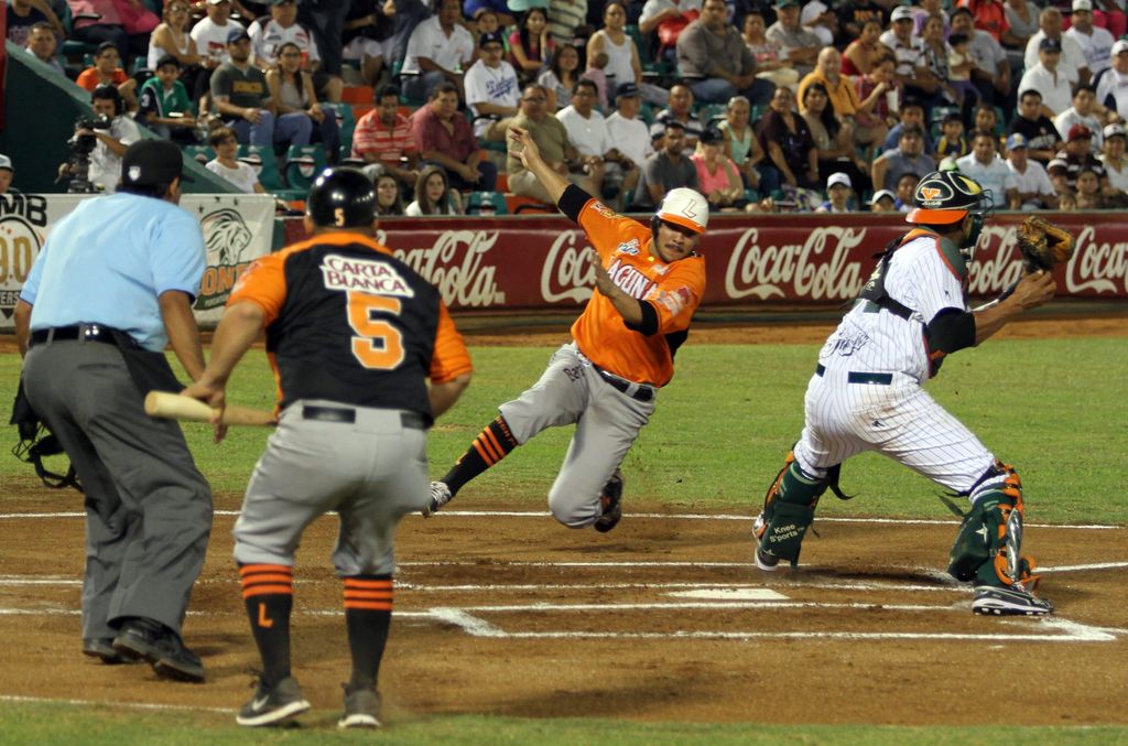 Vaqueros Laguna podría asegurar una serie más en la temporada 2015 de la Liga Mexicana de Beisbol si hoy logra el segundo triunfo en Cancún. (Archivo)