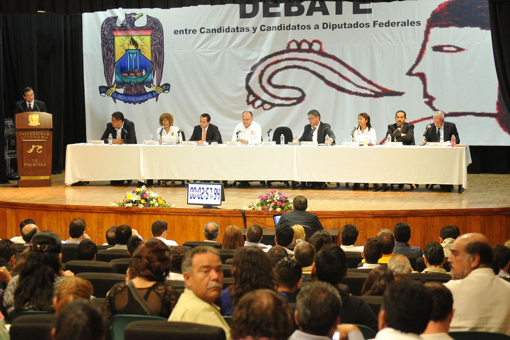 Encuentro. La Universidad Autónoma de Coahuila  organizó el tercer debate entre candidatos del Distrito 06, ayer por la mañana. 