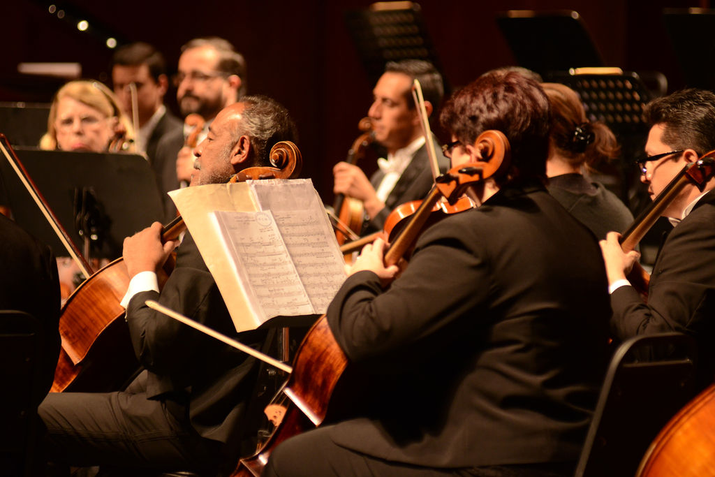 La imagen. La orquesta coahilense actualmente ofrece además de la temporada, conciertos didácticos y giras permanentes.