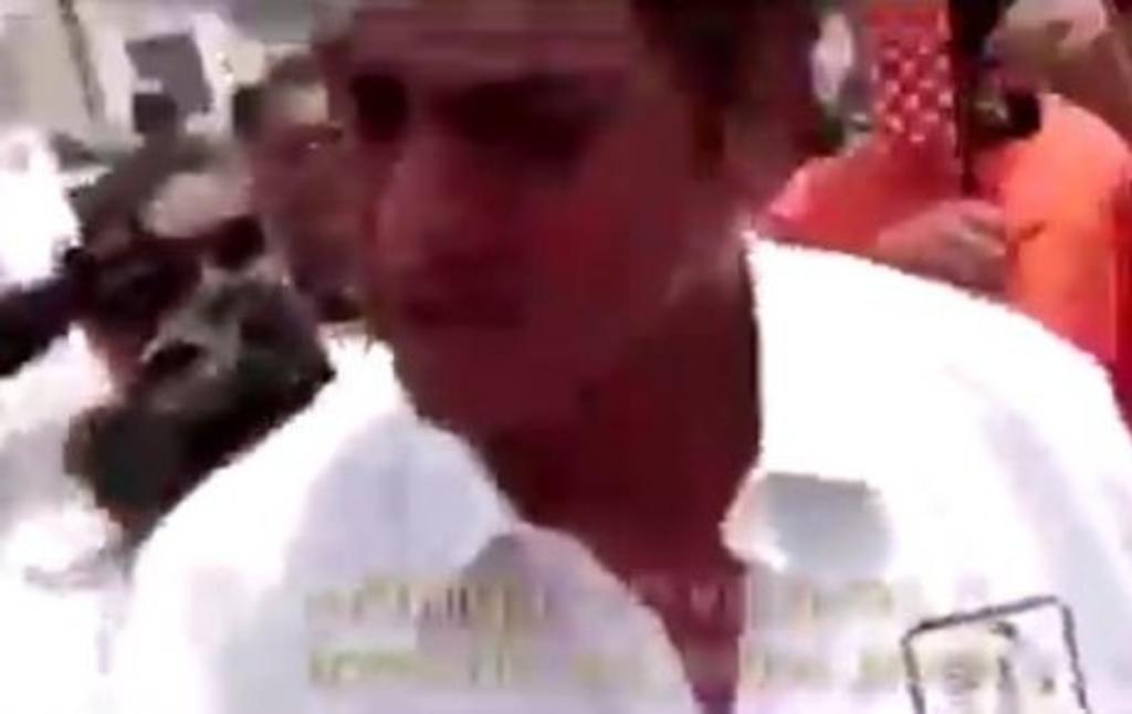En un video se muestra cómo el candidato independiente por la gubernatura de Nuevo León responde con insultos a un par de mujeres. (IMAGEN TOMADA DEL VIDEO)