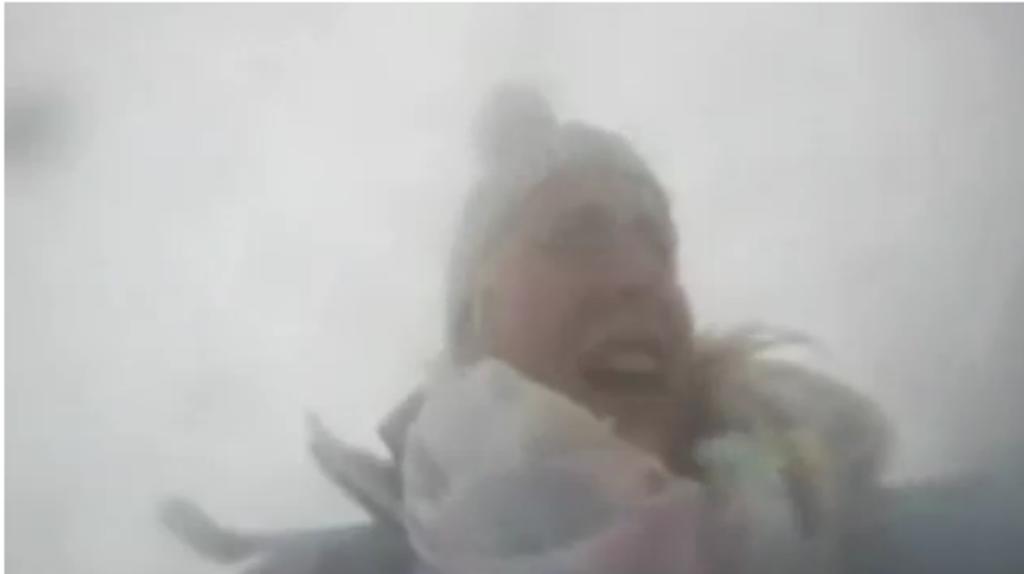 Joven británica alcanzada por avalancha en el Everest