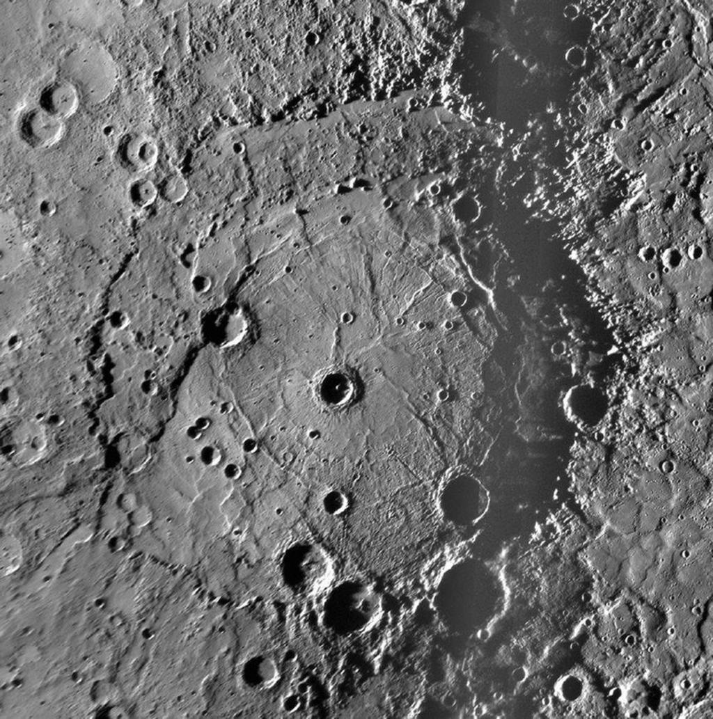 La Unidad Astronómica Internacional decidió llamar a un cráter de Mercurio como el muralista mexicano. (ARCHIVO)