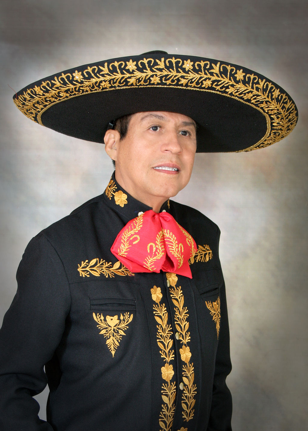 Trayectoria. El cantante lagunero Manuel Barraza ha enfocado su carrera en la música ranchera; también se dedica a enseñar técnicas de canto.