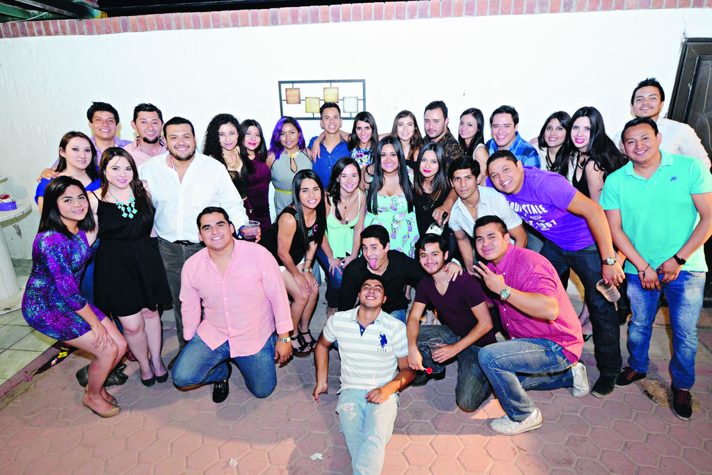   Marycarmen Ramírez celebró su cumpleaños en compañía de sus amistades.