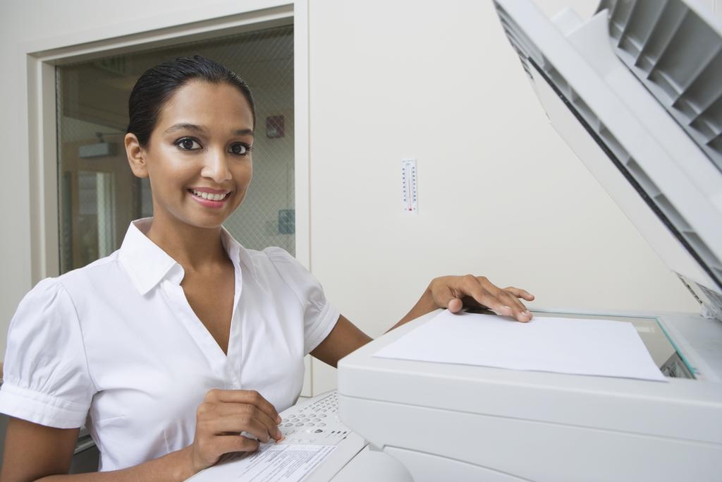 Aún en la actualidad, las fotocopiadoras son muy útiles en academias y oficinas. (ARCHIVO)