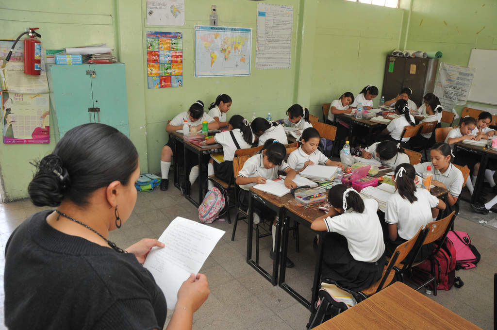 El documento establece que de enero a marzo se destinaron 1,721 millones 142,000 pesos para el pago de los 34,665 docentes que laboran en Coahuila, de los cuales, 107 están comisionados. (Archivo)
