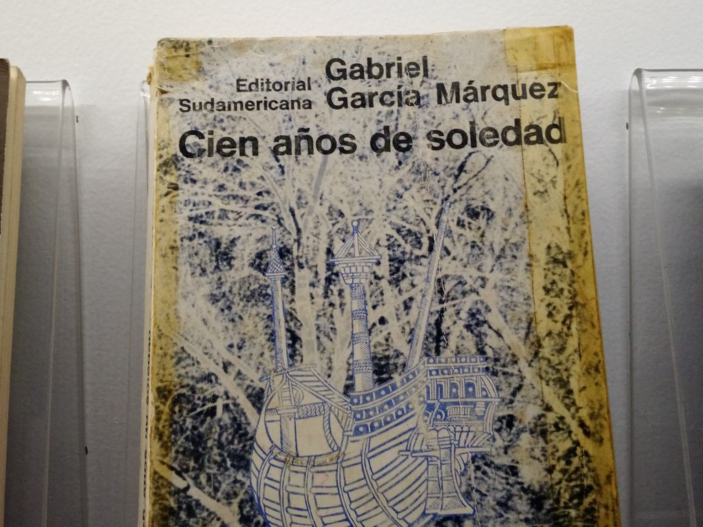 Completa. El ejemplar de la primera edición de Cien años de soledad, de Gabriel García Márquez, no sufrió daño alguno.