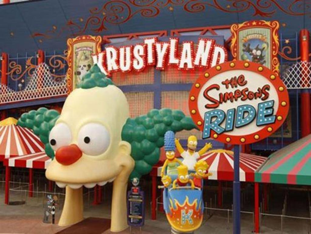 La nueva atracción invita a los paseantes al parque temático a sumergirse como si estuvieran en la ciudad de “Bart” y su familia.
