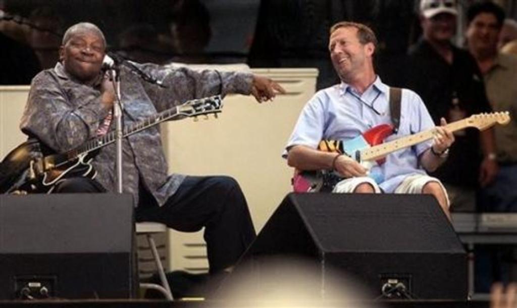 King y Clapton durante un concierto en 2004. (Archivo)
