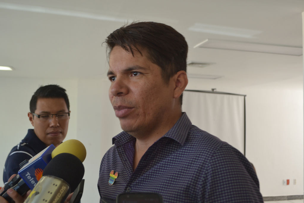 Opinión. El activista por los derechos LGBT, Raymundo Valadez, invitó a denunciar cualquier violación a los derechos. (ARCHIVO)